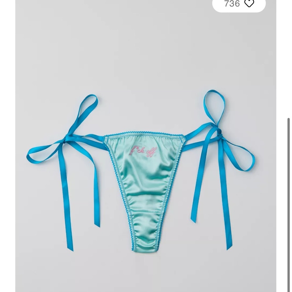 NWT Out From Under Sweet Nothings Satin Bow Thong